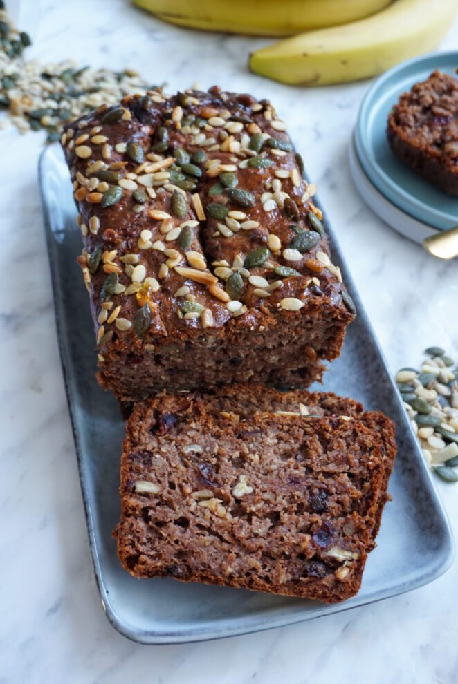 Glutenvrij smeuïg noten havermoutbrood